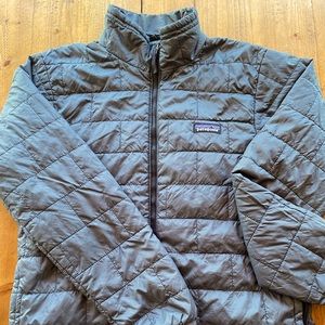 Boys Patagonia lightweight puffer jacket.